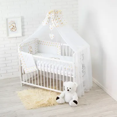 Produktbild von Babybettwäsche Komplettset 10 Teilig ohne Bett für Bettchen in Größe 60x120 aus 100% Baumwolle bestickt mit einem Teddybär mit Herz inkl. Moskitonetz Golden