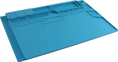 Produktbild von DAYTOOLS Silikon-Lötmatte S-160C, 45x30 cm, Blau | Hitzebeständig bis 500 °C | 88 SMD Bauteilefächer, 16 IC-Chip-Fächer, 3 Magnetische Bereiche | Effiziente Lötunterlage mit vielen Ablagen | Abwaschbare Silikonmatte für Elektronikprojekte