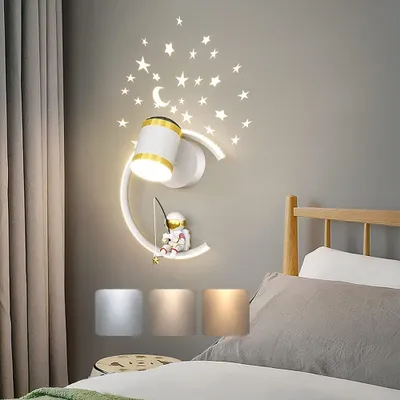 Produktbild von Wandleuchte mit 12-W-LED-Spot, dimmbare moderne Nachttischlampe, Wandleuchte mit Astronautenmotiv für den Innenbereich, Nachttischlampe für Kinderzimmer, Nachtlicht für Jungen-/Mädchenwohnzimmer (B)