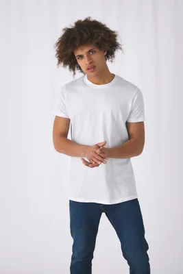 Produktbild von Klassisches Herren T-Shirt aus vorgeschrumpfter Ringspun-Baumwolle mit Nackenband