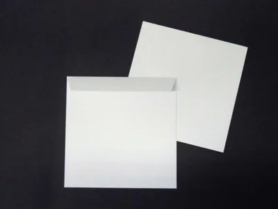 Zdjęcie produktu dla Koperty 240 x 240 mm, 120 g/m², samoprzylepne, opakowanie 100 sztuk, śnieżnobiałe