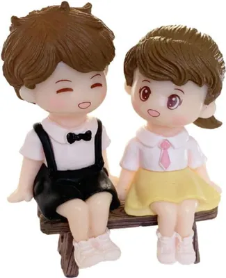 Produktbild von Habarri | Miniaturfigur - Figur für Miniaturhaus - Mädchen und Junge aus Prag - Spielfigur für Kinder ab 3 Jahren