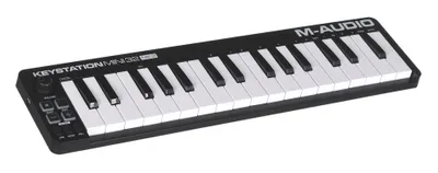 Image de Clavier MIDI M-AUDIO Keystation Mini 32 MK3, 32 touches, USB, noir et blanc.