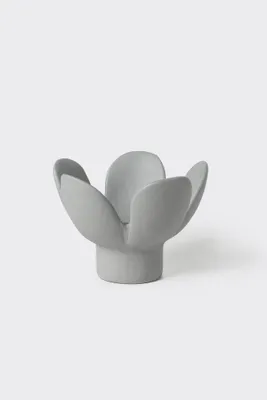 Produktbild von Räder Kerzenhalter Blume grau 8x8x5,5cm
