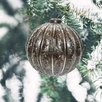Produktbild von Premium Weihnachtskugel Glas, silbern patiniert - handgemacht in Indien, ⌀16 cm