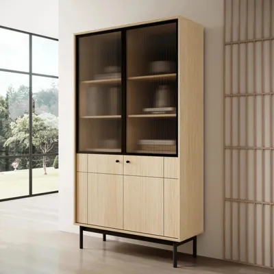 Productafbeelding van Vitrine Sora, 185 cm hoog, in eikenhout "Linea" met zwarte metalen poten