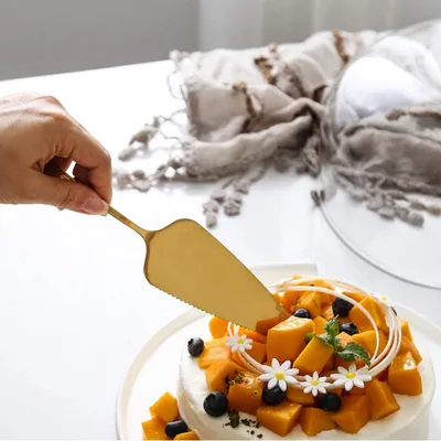 Produktbild von Tortenheber aus Edelstahl - Tortenheber mit gezackten Kanten - Tortenmesser - Hochzeit - Tortenheber für die Küche - Restaurant - Feier - spülmaschinenfest - 5 Stücke