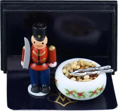 Immagine prodotto di Schiaccianoci in miniatura in porcellana e legno, realizzato a mano