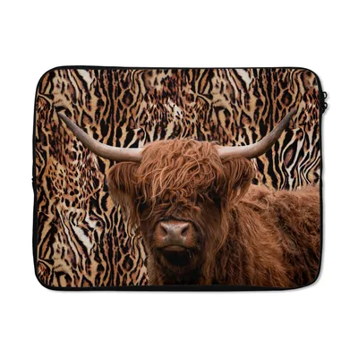 Produktbild von MuchoWow® Laptop Hülle 15 Zoll Schottischer Highlander - Pantherdruck - Tiere Laptoptasche - Laptoptasche - Sleeve - Rundum-Schutz