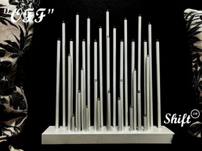 Zdjęcie produktu dla Dekoracyjna lampa stołowa "Shift" z 33 diodami LED - biała - 35 cm wysokości