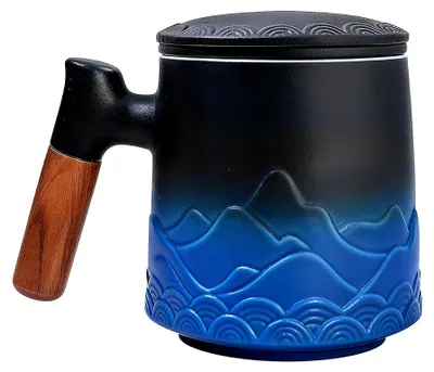 Produktbild von Teetasse mit Deckel und Sieb, 500 ml große Keramiktasse, handgefertigt, Geschenk für Teeliebhaber (blau)