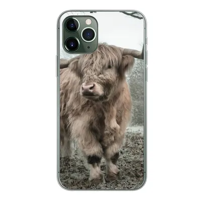 Produktbild von MuchoWow® Handyhülle Schutzhülle Hülle für iPhone 11 Pro Schottischer Highlander - Wald - Nebel - Kuh - Tiere - Natur Silikon Softcase Handy Hülle - Handy