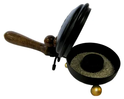 Produktbild von Räucherpfanne mit 21 cm und Griff, 7-teiliges Set zum Räuchern von Räucherwerk. Räuchergefäß, Räucherschale, Räucherstövchen und Räucherstäbchenhalter in einem mit Zubehör.