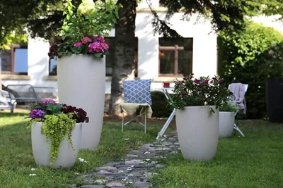 Produktbild von LED Blumentopf Shining Curvy Pot XL (Sand) ? x H: 49x100cm