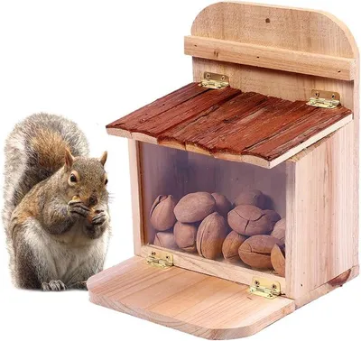 Produktbild von JW Eichhörnchen Futterhaus 19 x 19 x 24 cm Eichhörnchenfutterhaus 2553