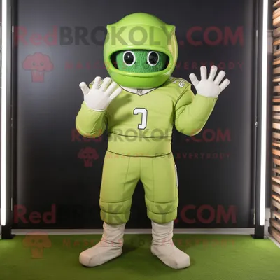 Produktbild von Limettengrüner REDBROKOLY Maskottchen Kostüm mit American-Football-Helm bekleidet mit einem Sweatshirt und Handschuhen