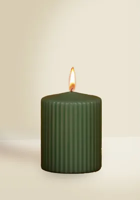 Produktbild von Designkerze Retro Stumpenkerze Salbei 90 x Ø 70 mm, 1 Stück