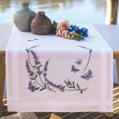 Produktbild von Vervaco Tischläufer Kreuzstich Stickpackung "Lavendel und Schmetterlinge", Stickbild vorgezeichnet, 40x100cm