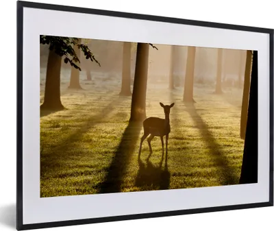 Produktbild von MuchoWow® Gerahmtes Poster Hirsche - Sonne - Bäume 60x40 cm - Poster mit Schwarzem Bilderrahmen Wandposter Rahmen Foto Bilder - Schlafzimmer - Plakat in Rahmen - Drucken