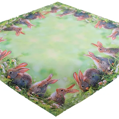 Image de Linge de table Lapins de Pâques dans l'herbe couleur verte 85 x 85 cm