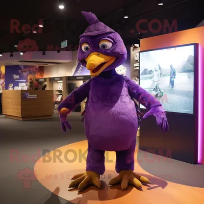 Immagine prodotto di Personaggio del costume della mascotte REDBROKOLY dell Archaeopteryx viola vestito con una tuta e impacchi