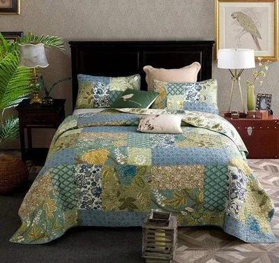 Produktbild von Unyqoos® Patchwork-Tagesdecke aus Baumwolle – gesteppter Bettüberwurf mit 2 passenden Kissen, leicht, atmungsaktiv und klassisches Patchwork-Design