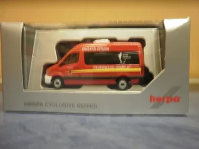 Produktbild von Herpa MB Sprinter 13 Bus Einsatzleitwagen Feuerwehr Hameln 939720