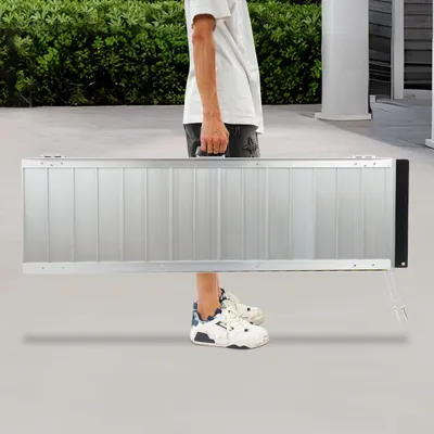 Immagine prodotto di Rampa portatile in alluminio per carrozzine, pieghevole, con maniglia e superficie antiscivolo, lunghezza 122 cm