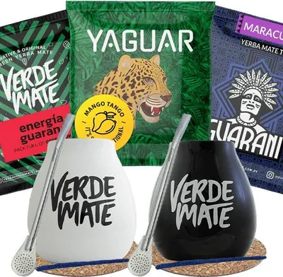 Zdjęcie produktu dla Verde Mate – zestaw herbat mate: 3 próbki po 50 g (mango, guarana, guarana) – 2 ceramiczne kubki o pojemności 400 ml (czarne, białe) – 2 bombille Mercedes, środek do czyszczenia, podstawki