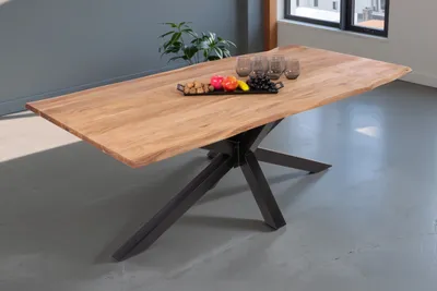 Produktbild von Esstisch Baumkante Akazie massiv eichenfarben 160 x 85 cm Spider-Gestell schwarz DEREK