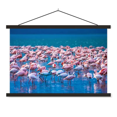 Produktbild von MuchoWow® Textilposter Flamingo - Wasser - Tropisch - Rosa 120x80 cm mit schwarzem Rahmen - Wanddeko