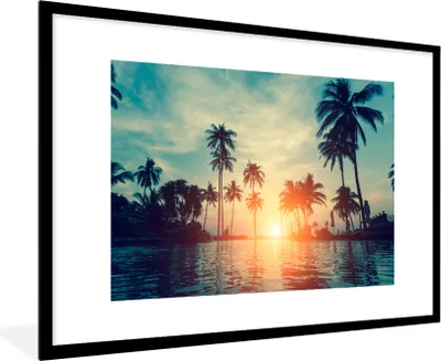 Produktbild von MuchoWow® Gerahmtes Poster Meer - Sonnenuntergang - Palme - Wolken 90x60 cm - Poster mit Schwarzem Bilderrahmen Wandposter Rahmen Foto Bilder - Wanddekoration - Fotos