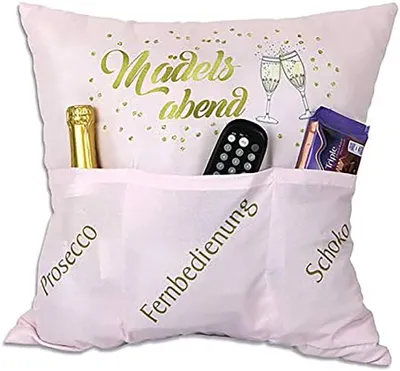 Produktbild von KAMACA Frauenkissen Dekokissen mit Füllung 43x43 cm mit 3 Taschen Lustiges Geschenk für Frauen Mama Freundin Schwester Kuschelkissen mit Spruch Couch Filmabend Muttertag und mehr (Mädelsabend)