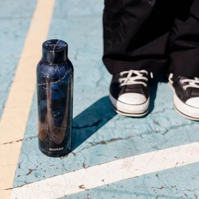 Zdjęcie produktu dla Quokka Solid, kolba / termos ze stali nierdzewnej Black Marble, 630 ml, 12087