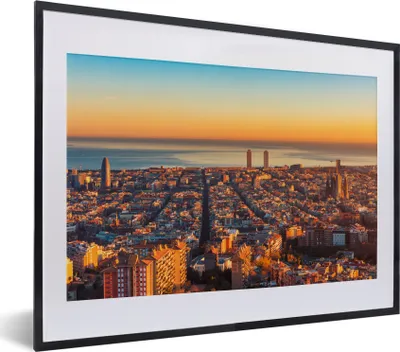 Produktbild von MuchoWow® MuchoWow® Gerahmtes Poster Barcelona - Meer - Sonnenuntergang 40x30 cm - Poster mit zchwarzem Bilderrahmen - Bilderrahmen - Poster im Rahmen