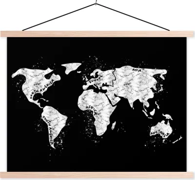 Produktbild von MuchoWow® Textilposter Weltkarte - Marmor - Schwarz - Weiß 150x113 cm mit holzfarbenen Rahmen - Poster