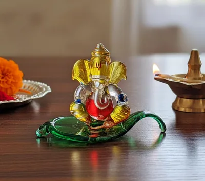 Ganesha Figur aus Kristallglas – Handgefertigt, 7,5 cm, mehrfarbig