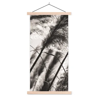 Produktbild von MuchoWow® Textilposter Pampasgras - Schwarz - Weiß - Pflanze 60x120 cm mit holzfarbenen Rahmen - Holz