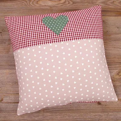 Produktbild von Kissen-Bezug 40x40 cm Landhaus-Stil Herzen rosa rot Baumwolle