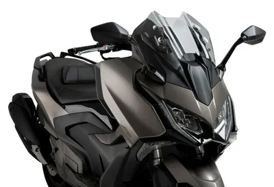 Produktbild von Windschild Puig V-Tech Line Sport-Scheibe 365 x 385 mm mit ABE für Kymco AK550 Premium Bj. 2024 - 2026