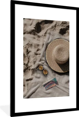 Produktbild von MuchoWow® Gerahmtes Poster Strand - Sonnenbrille - Sommer 60x90 cm - Poster mit Schwarzem Bilderrahmen Wandposter Rahmen Foto Bilder - Dekoration - Wandposter Wohnzimmer - Hochwertig