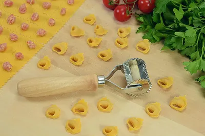 Immagine prodotto di Tagliapasta Quadrato Con 3 Lame In Inox Dentellate Mm38
