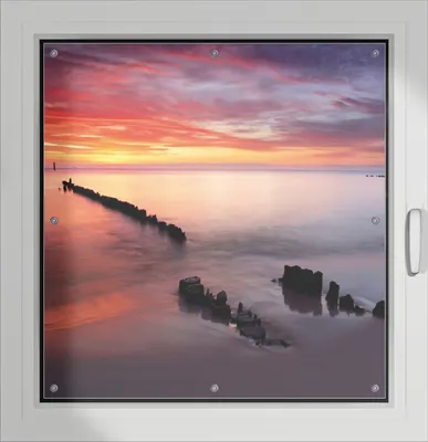 Produktbild von Wallario Lichtschutzbild, Dekorativer Sichtschutz Sonnenschutz 96 x 93 cm mit Motiv: Sandstrand im Sonnenuntergang - Roter Himmel - Verdunklung ohne Bohren