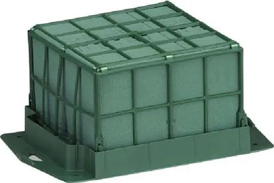 Produktbild von OASIS® Nass-Steckmasse Raquette 1/2 Ziegel IREMA, Kunststoffunterlage, Klebeband, Gitter, grün, 17,5x12x8,5cm - Nasssteckschwamm