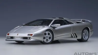 Produktbild von Autoart 79143 Lamborghini Diablo SE30 JOTA 1995 silber 1:18