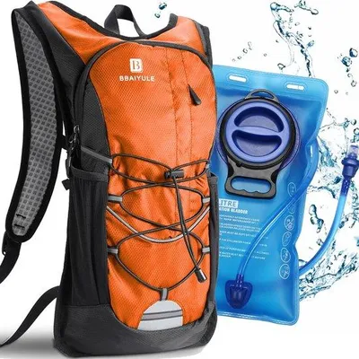 Produktbild von Unyqoos® Trinkrucksack mit 2L Trinkblase (BPA‑frei), ultraleicht 380 g, 44×25×12 cm – Nylon, reflektierend, verstellbare Schulter-, Brust- & Hüftgurte, Orange mit blauer Trinkblase