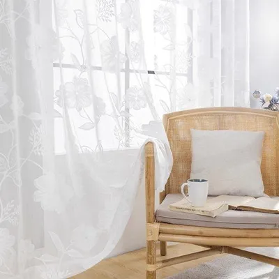 Immagine prodotto di Tende da finestra in tessuto jacquard bianco Unyqoos® con motivo floreale 3D, semitrasparenti, con passanti per il fissaggio – ideali per camere da letto e camerette