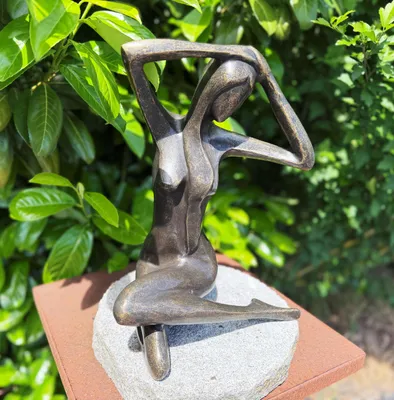 Produktbild von Bronzefigur Frau sitzend 38cm Dekoration aus Bronze Skulptur Figur Deko Bronzestatue Aktfigur