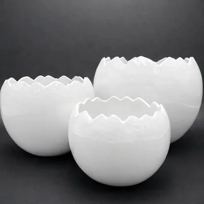 Produktbild von Keramik Ei Pflanzgefäß 20 cm – Gebrochenes Ei – Weiß – Indoor & Outdoor - wunderschöne & hochwertige Osterdekoration