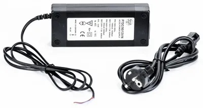 Produktbild von Relco Desktop LED Netzteil 90 W – 12 V DC / 7,5 A mit Schukostecker